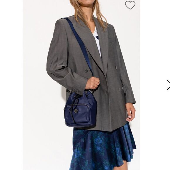 NWT Authentic Tory Burch Virginia Bucket Mini bag Color: navy bLue - Picture 3 of 11